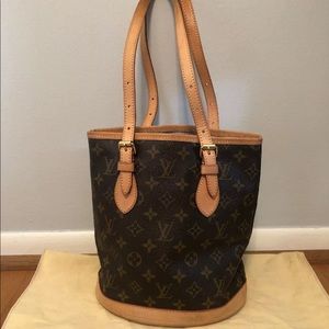 Authentic LOUIS VUITTON Monogram Marais Bucket Bag
